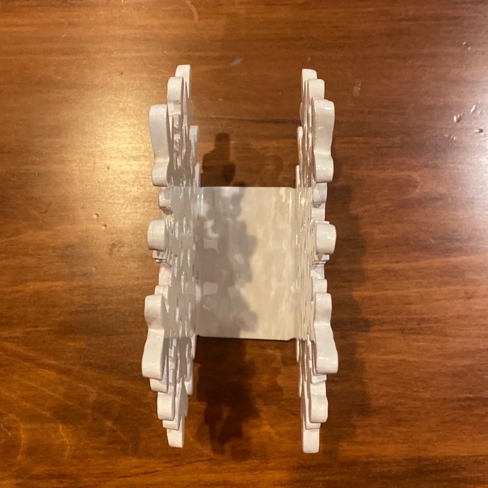 NEW Crate&Barrel White Metal Snowflake Shaped Napkin Holder